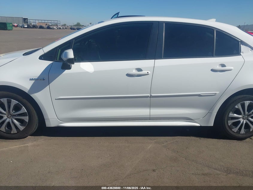 2021 TOYOTA COROLLA HYBRID LE - JTDEAMDE0MJ009846