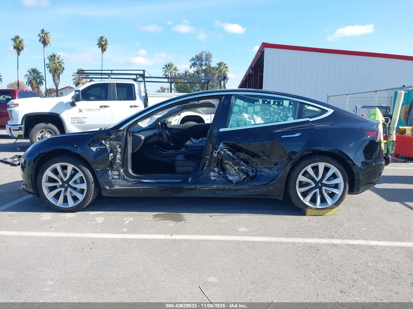 2018 Tesla Model 3 Long Range/Mid Range VIN: 5YJ3E1EA8JF169904 Lot: 43629032
