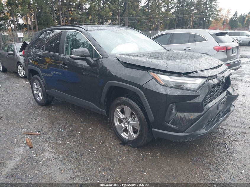 TOYOTA RAV4 XLE