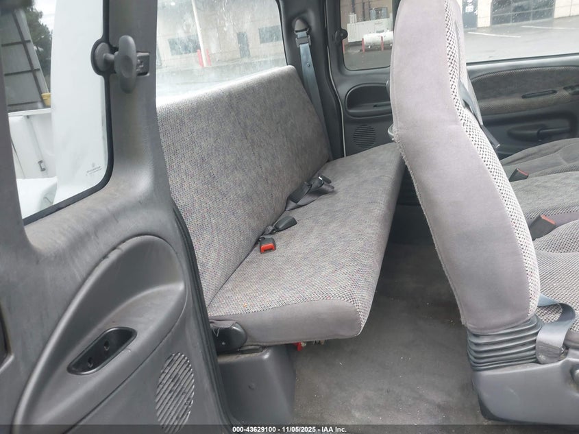 1998 Dodge Ram 1500 St VIN: 3B7HC13Y5WG176189 Lot: 43629100