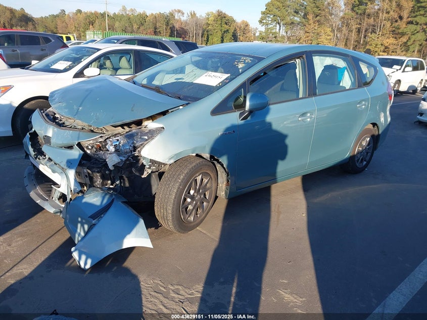 JTDZN3EUXHJ057253 2017 TOYOTA PRIUS V (+) photo no. 2