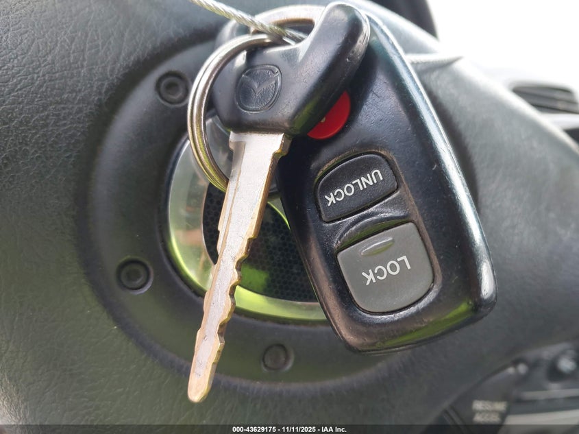 2002 Mazda Protege Dx/Es/Lx VIN: JM1BJ225820544033 Lot: 43629175