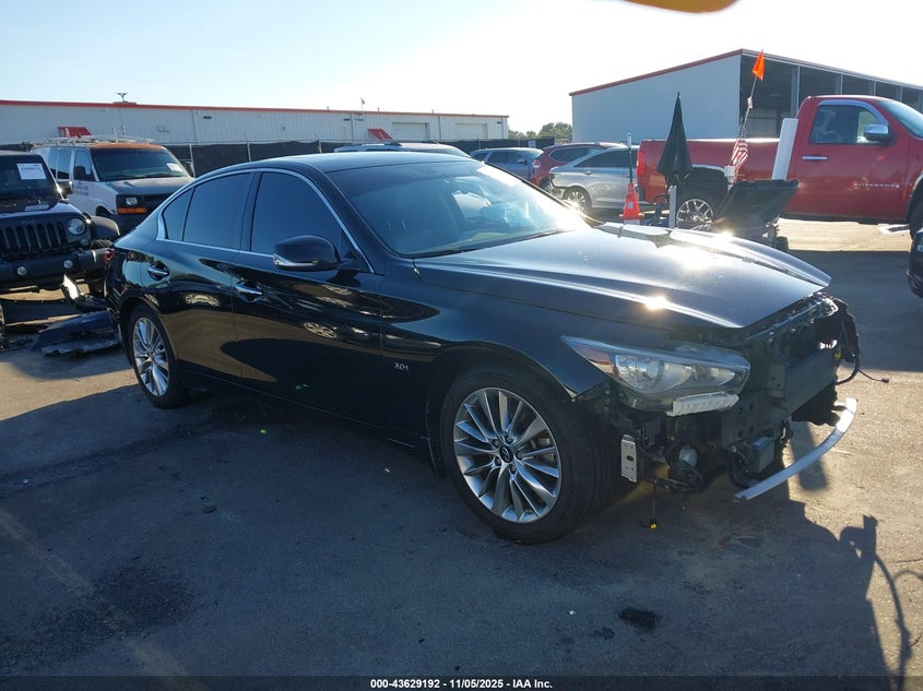 INFINITI Q50 LUXE AWD