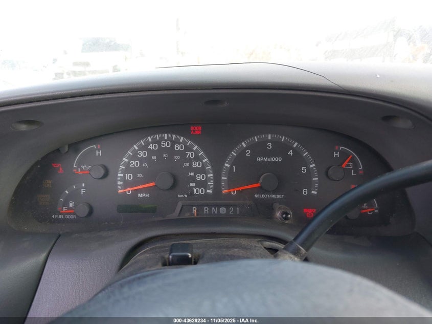 2000 Ford F-150 Work Series/Xl/Xlt VIN: 1FTRF17W7YKA56989 Lot: 43629234