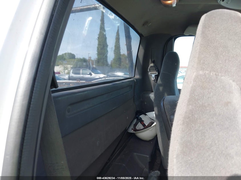 2000 Ford F-150 Work Series/Xl/Xlt VIN: 1FTRF17W7YKA56989 Lot: 43629234