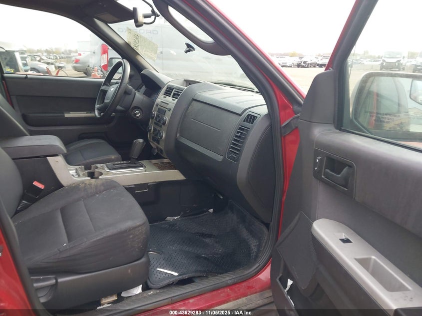 1FMCU9D75BKA95008 2011 FORD ESCAPE photo no. 5