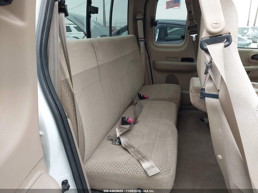 1999 Ford F-150 Lariat/Xl/Xlt VIN: 1FTRX17L7XKA63863 Lot: 43629425