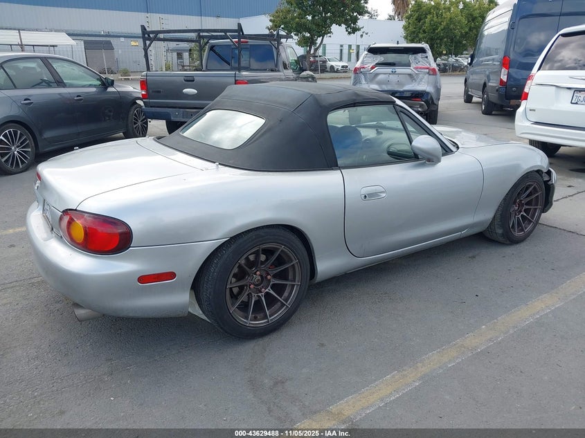 JM1NB3534X0131320 1999 MAZDA MX-5 photo no. 4