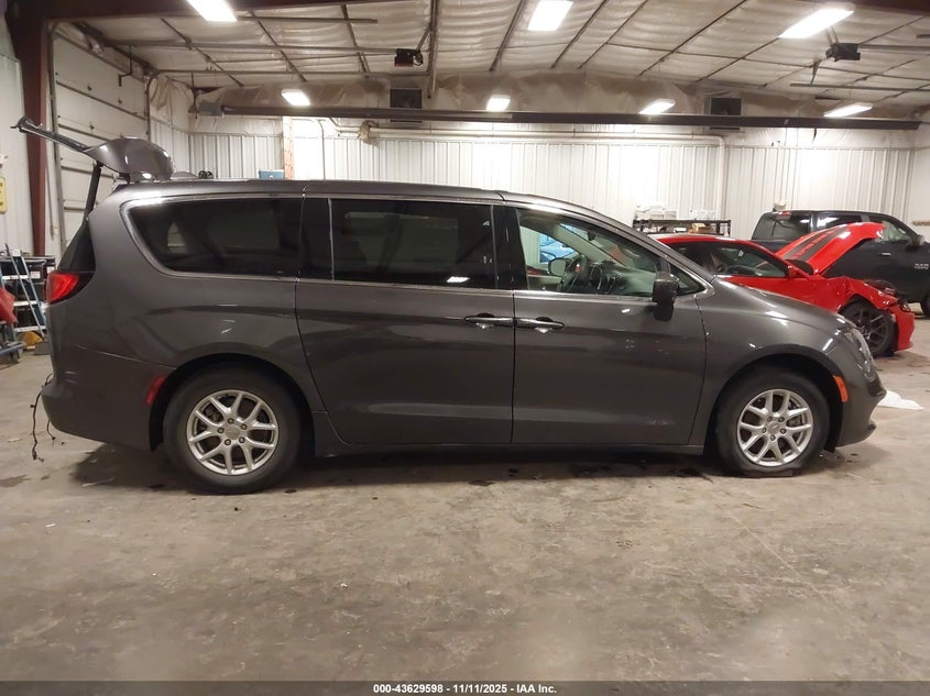 2017 Chrysler Pacifica Touring VIN: 2C4RC1DG5HR748644 Lot: 43629598