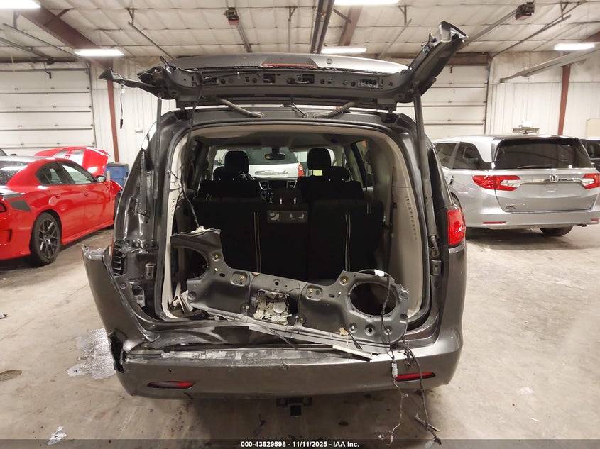 2017 Chrysler Pacifica Touring VIN: 2C4RC1DG5HR748644 Lot: 43629598