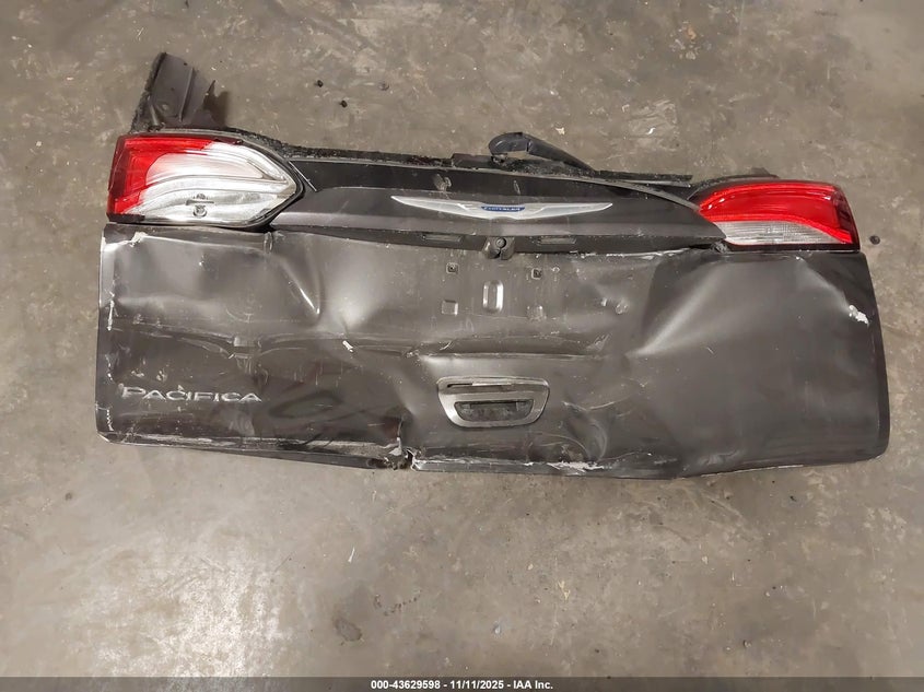 2017 Chrysler Pacifica Touring VIN: 2C4RC1DG5HR748644 Lot: 43629598