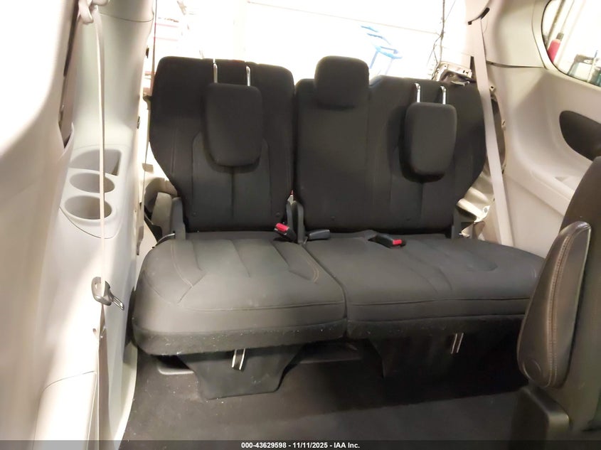 2017 Chrysler Pacifica Touring VIN: 2C4RC1DG5HR748644 Lot: 43629598