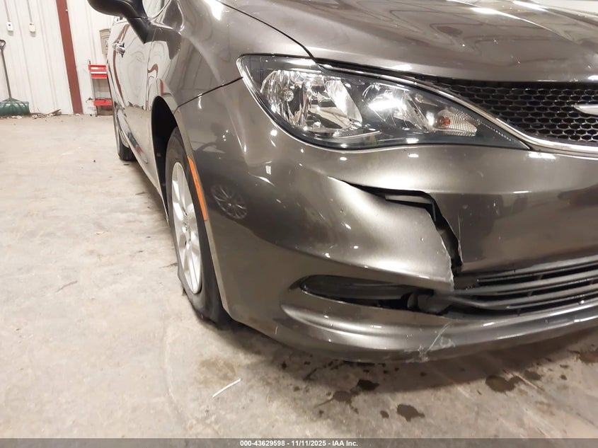 2017 Chrysler Pacifica Touring VIN: 2C4RC1DG5HR748644 Lot: 43629598