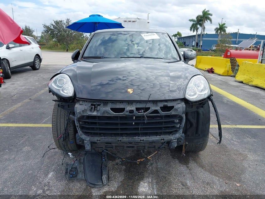 2017 PORSCHE CAYENNE PLATINUM EDITION - WP1AA2A26HKA82909