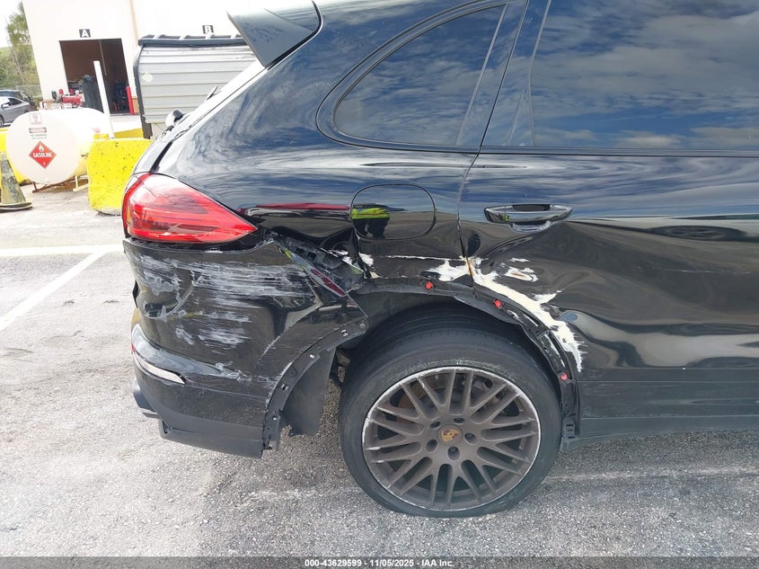 2017 PORSCHE CAYENNE PLATINUM EDITION - WP1AA2A26HKA82909