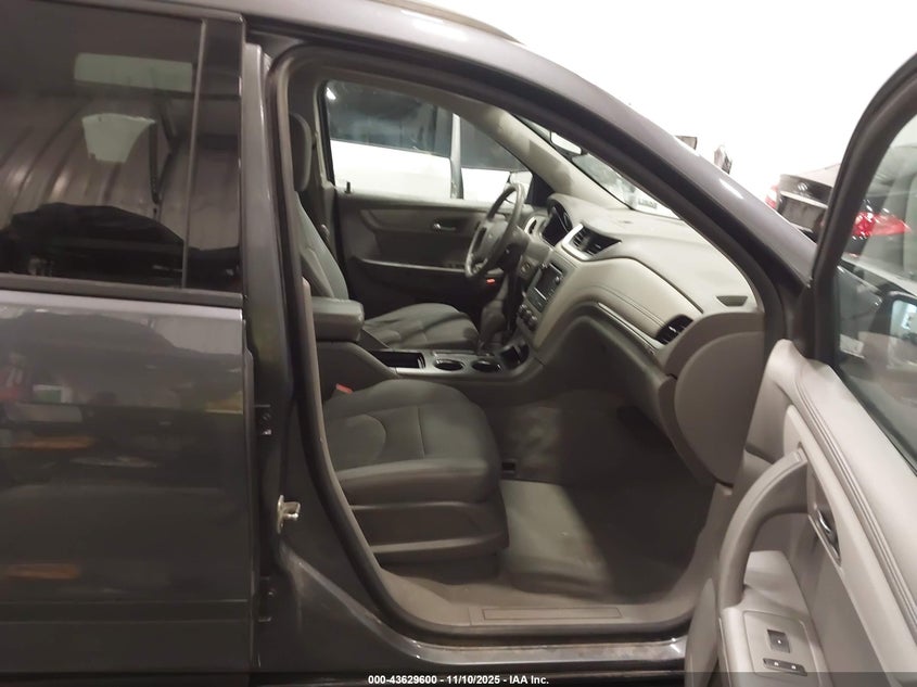 1GNKVFKD0DJ136102 2013 CHEVROLET TRAVERSE photo no. 5
