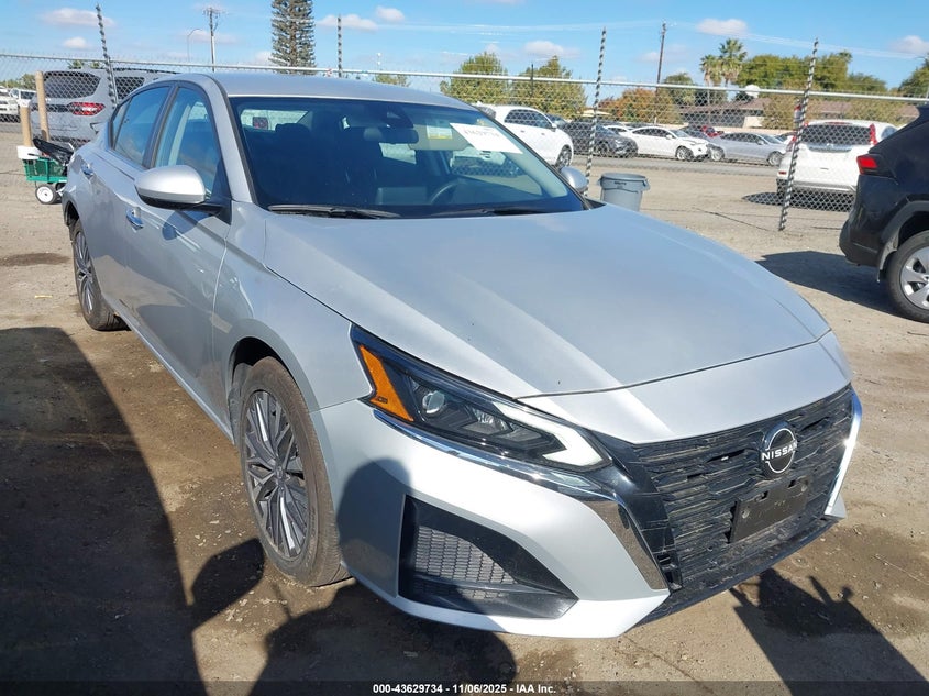 NISSAN ALTIMA SV INTELLIGENT AWD