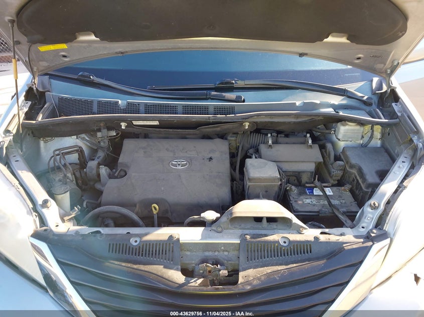 2013 TOYOTA SIENNA LE V6 8 PASSENGER 5TDKK3DC4DS347066
