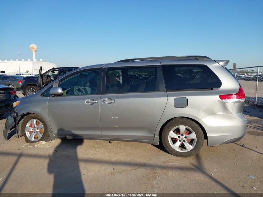 2013 TOYOTA SIENNA LE V6 8 PASSENGER 5TDKK3DC4DS347066
