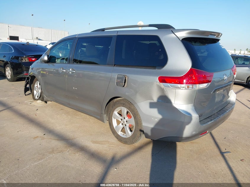 2013 TOYOTA SIENNA LE V6 8 PASSENGER 5TDKK3DC4DS347066