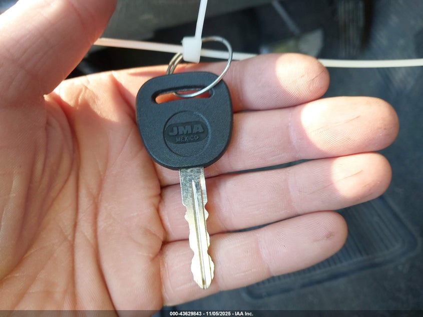 2002 GMC Sonoma Sls VIN: 1GTDT13W52K202595 Lot: 43629843