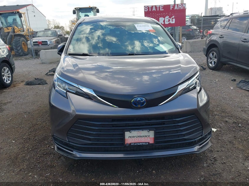 2023 TOYOTA SIENNA LE 5TDKRKEC2PS156450