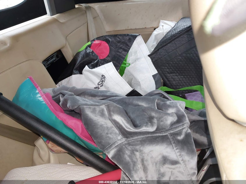 2010 Volkswagen New Beetle 2.5L VIN: 3VWRG3ALXAM007238 Lot: 43630112