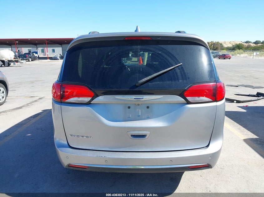 2019 Chrysler Pacifica Touring L VIN: 2C4RC1BG6KR539732 Lot: 43630213