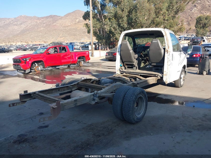 1GDJG31R421171406 2002 GMC SAVANA photo no. 4