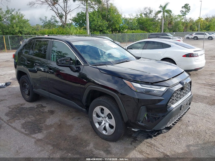 TOYOTA RAV4 LE