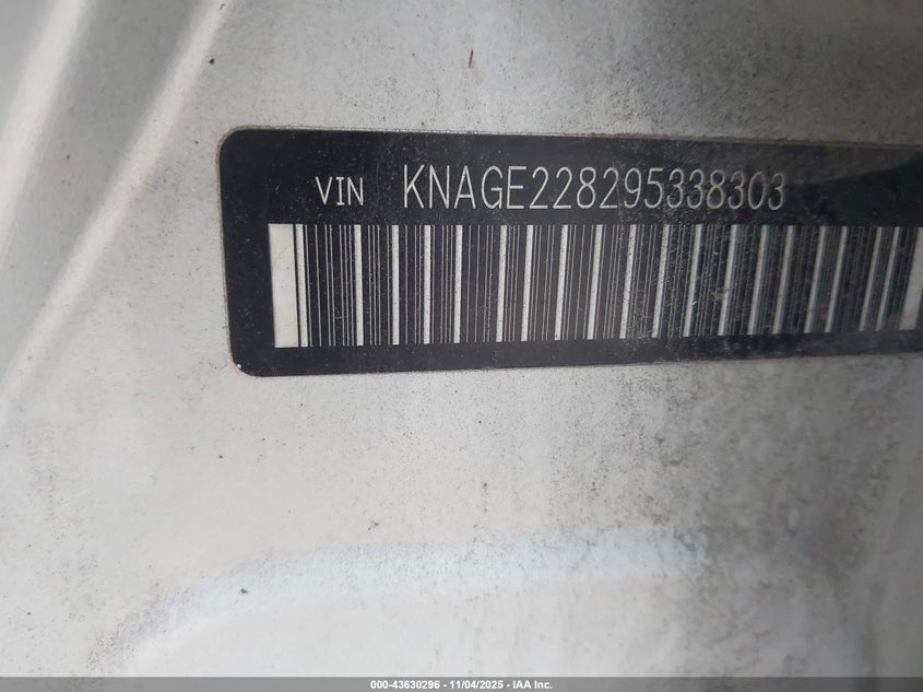 2009 Kia Optima Lx VIN: KNAGE228295338303 Lot: 43630296