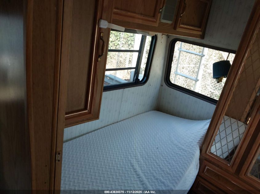 1992 Ford Econoline E350 Cutaway Van VIN: 1FDKE30G4NHA58058 Lot: 43630375