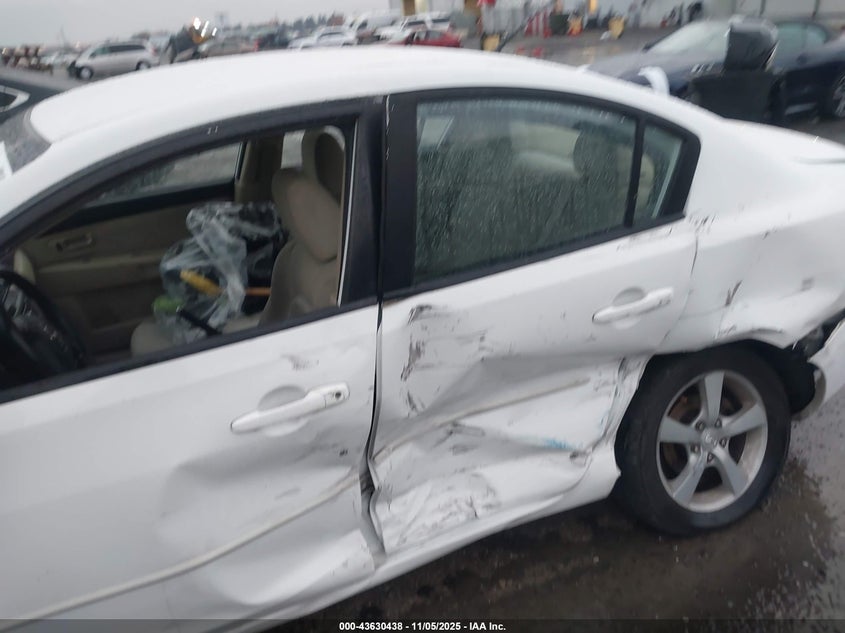 2004 Mazda Mazda3 I VIN: JM1BK12FX41179741 Lot: 43630438