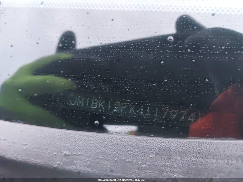 2004 Mazda Mazda3 I VIN: JM1BK12FX41179741 Lot: 43630438