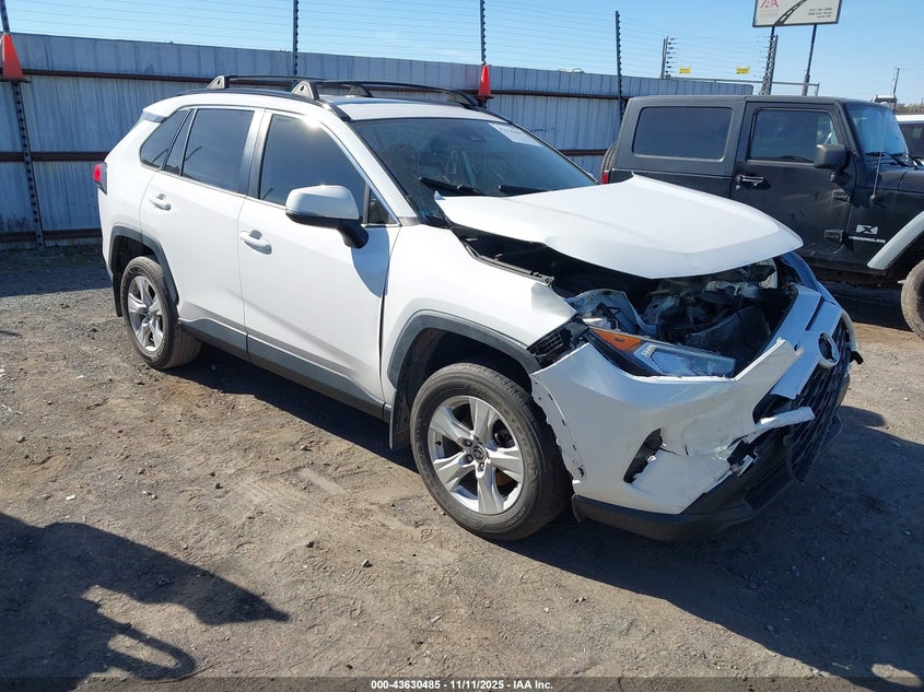 2019 TOYOTA RAV4 XLE - JTMW1RFVXKD023554