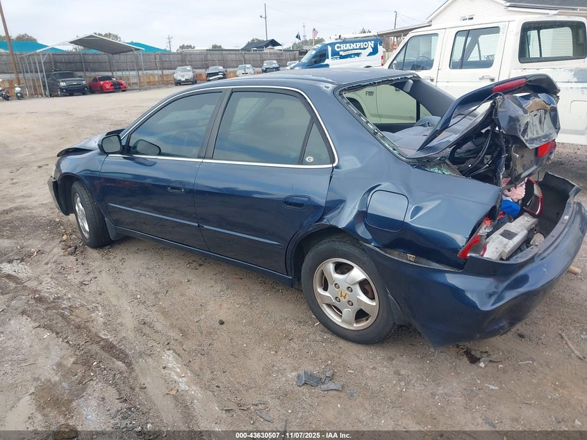 1HGCG5651XA158152 1999 HONDA ACCORD photo no. 3