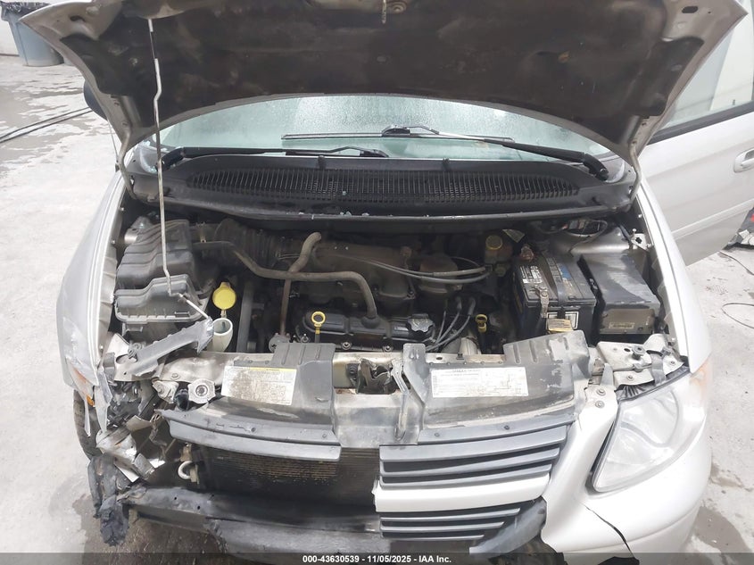 2005 Dodge Grand Caravan Sxt VIN: 2D4GP44L85R280675 Lot: 43630539