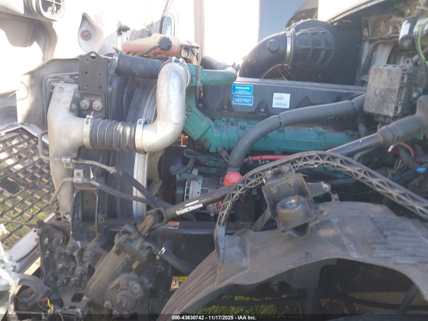 2014 Volvo Vn Vnl VIN: 4V4NC9EH2EN152554 Lot: 43630742