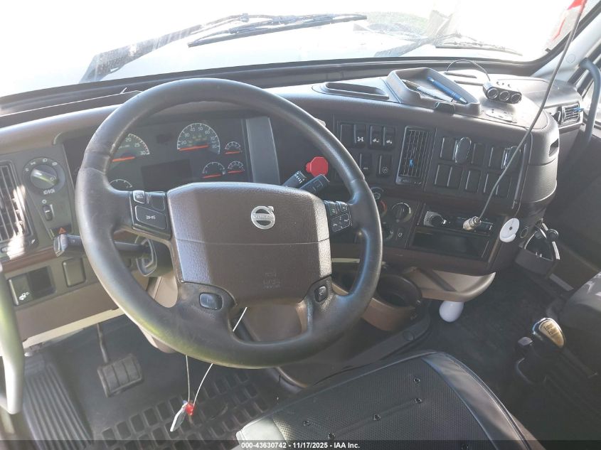 2014 Volvo Vn Vnl VIN: 4V4NC9EH2EN152554 Lot: 43630742