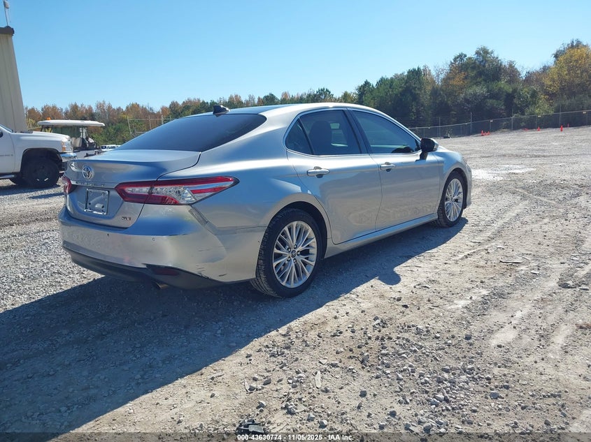 2018 TOYOTA CAMRY XLE 4T1B11HK4JU053288