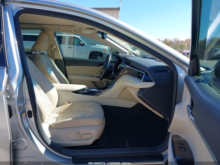 2018 TOYOTA CAMRY XLE 4T1B11HK4JU053288