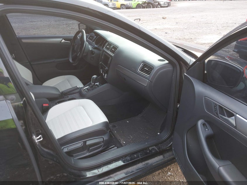 2016 VOLKSWAGEN JETTA 1.8T SPORT - 3VWD17AJXGM404734