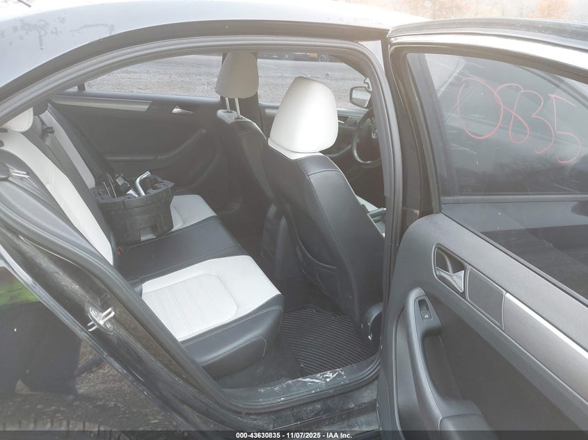 2016 VOLKSWAGEN JETTA 1.8T SPORT - 3VWD17AJXGM404734