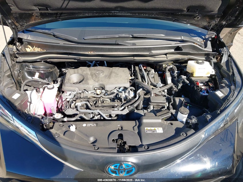 2025 TOYOTA SIENNA XLE 5TDYRKEC8SS246866