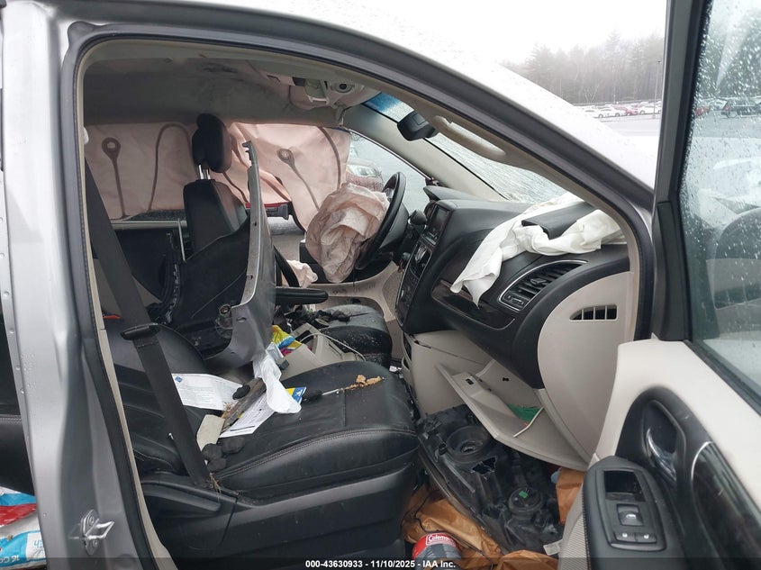 2C4RC1BG1FR602516 2015 CHRYSLER TOWN & COUNTRY photo no. 5
