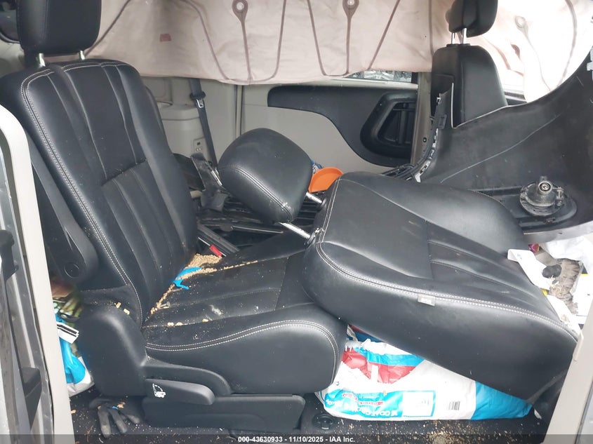 2C4RC1BG1FR602516 2015 CHRYSLER TOWN & COUNTRY photo no. 8