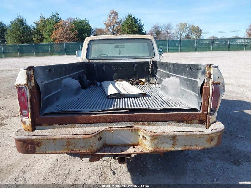 1979 Ford F-250 VIN: F26HUEC0584 Lot: 43631006