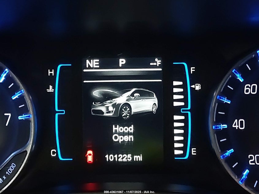 2017 Chrysler Pacifica Touring-L VIN: 2C4RC1BG6HR635434 Lot: 43631067