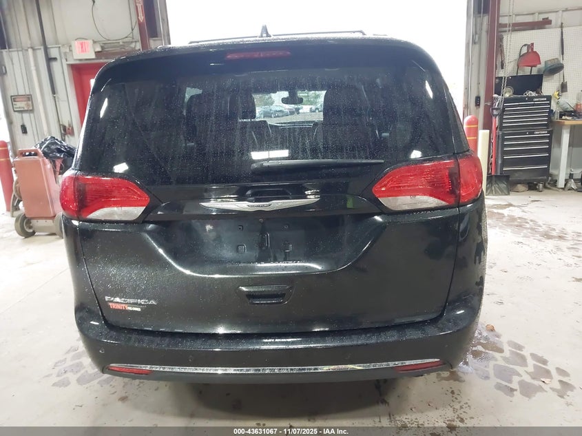 2017 Chrysler Pacifica Touring-L VIN: 2C4RC1BG6HR635434 Lot: 43631067