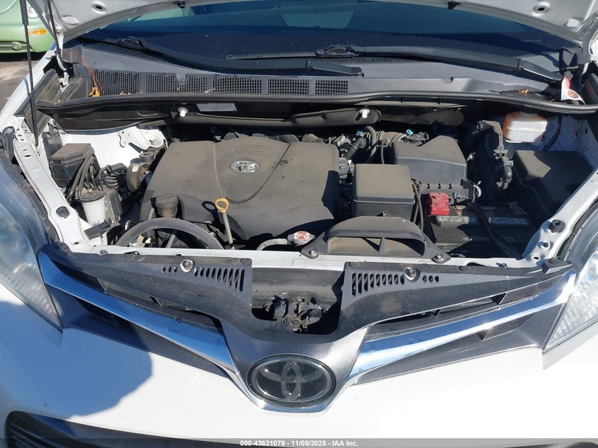 2019 TOYOTA SIENNA XLE 8 PASSENGER 5TDYZ3DC1KS020157